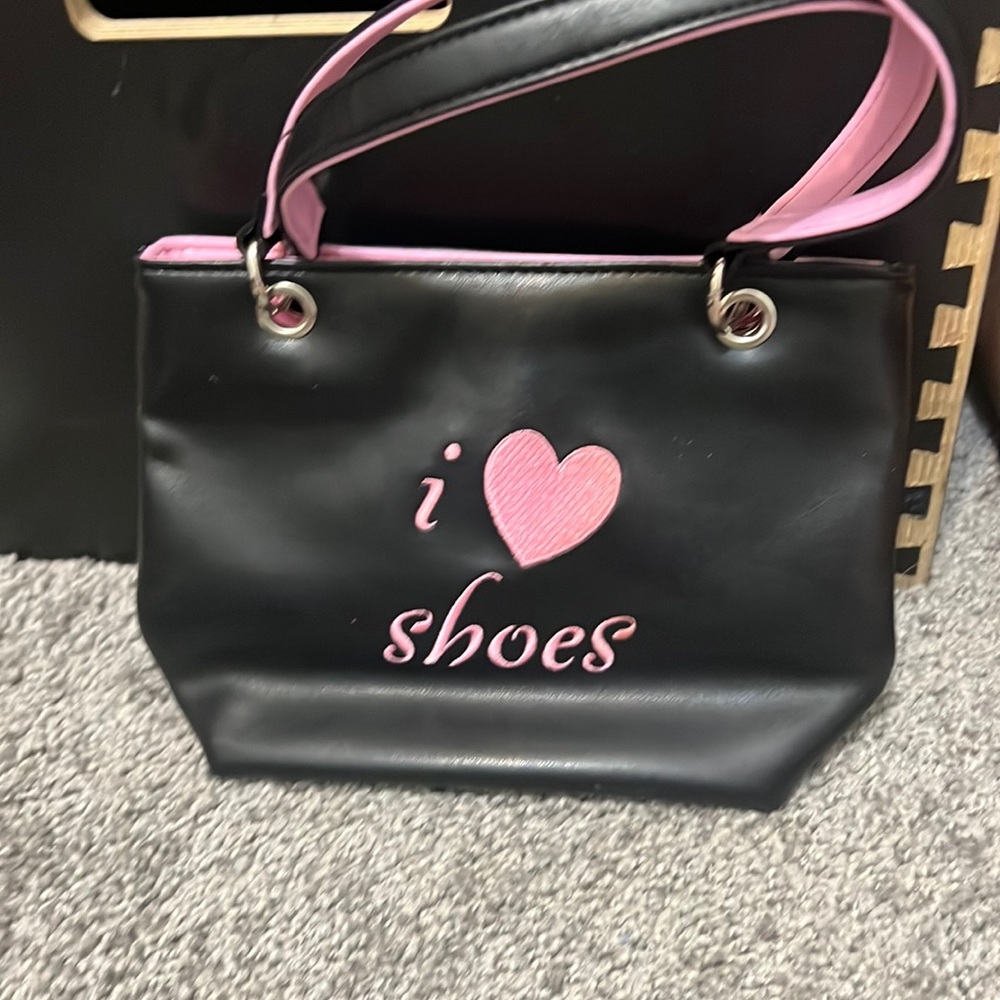 I love shoe purse